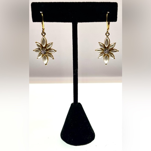 Vintage Signed Joan Rivers Gold Tone Dangle Pierced Earrings Floral Design - Picture 3 of 8